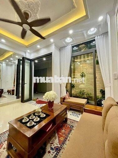 Bán nhà phố Pháo Đài Láng, Đống Đa, nhà đẹp, gần oto, 42m2*5T đủ đồ