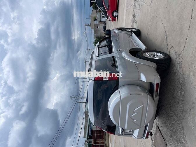 Ford Everest 2011 2.6L 4x4 MT - 145000 km