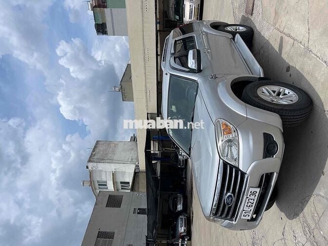 Ford Everest 2011 2.6L 4x4 MT - 145000 km