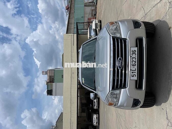 Ford Everest 2011 2.6L 4x4 MT - 145000 km