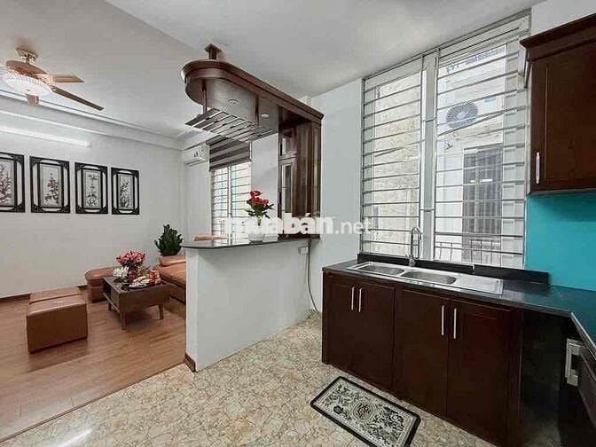 kim giang ngõ thông 5m ra oto tránh - Bãi gửi xe 36m x 6 tầng giá 8.15