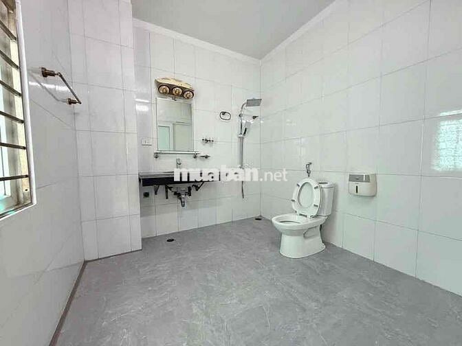 kim giang ngõ thông 5m ra oto tránh - Bãi gửi xe 36m x 6 tầng giá 8.15