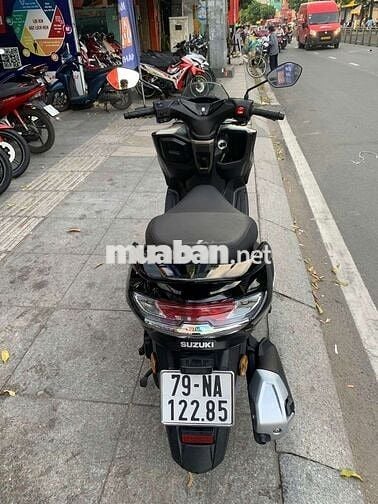 Suzuki burgman 125 2024 mới 90% bs79 chính chủ