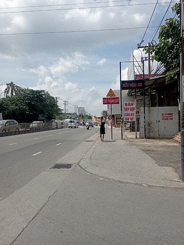 CHO THUÊ NHÀ 1T 2LẦU 3PN 4WC, ĐƯỜNG 8, HẺM 652 QL13, HIỆP BÌNH PHƯỚC