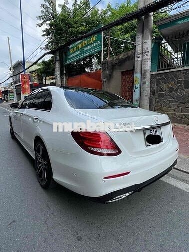 Mercedes Benz E Class 2019 E300 AMG - 35000 km
