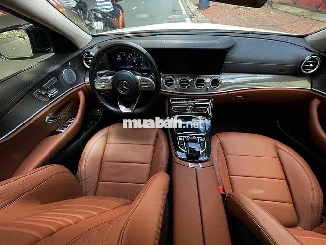 Mercedes Benz E Class 2019 E300 AMG - 35000 km