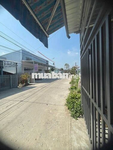 Kẹt bán gấp căn nhà mặt tiền ở xã Tân Hiệp, Hóc Môn 87m2 SHR giá 905tr