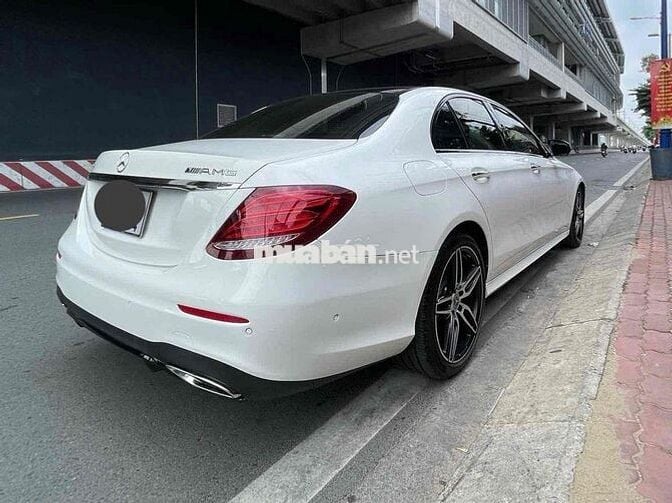 Mercedes Benz E Class 2019 E300 AMG - 35000 km