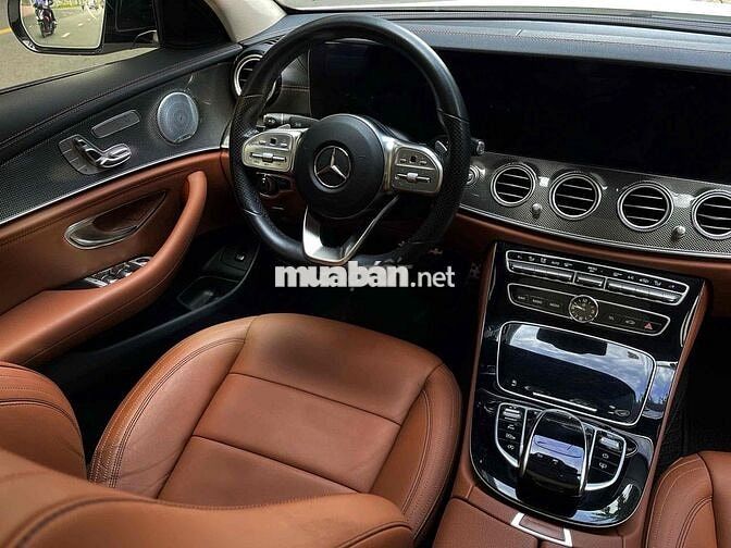 Mercedes Benz E Class 2019 E300 AMG - 35000 km