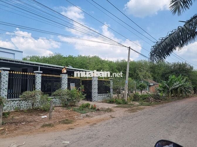 5500m2 có 1400m2 thổ cư. 2 mặt tiền. Ngay khu đô thị. 6,5 tỷ