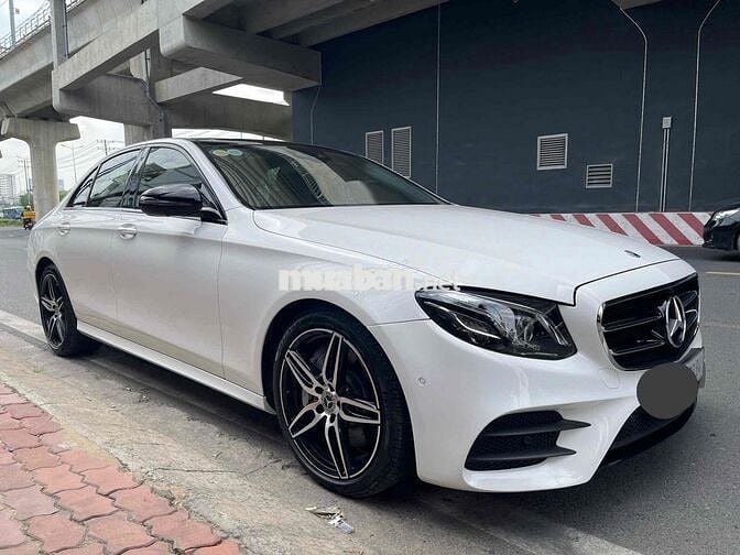 Mercedes Benz E Class 2019 E300 AMG - 35000 km