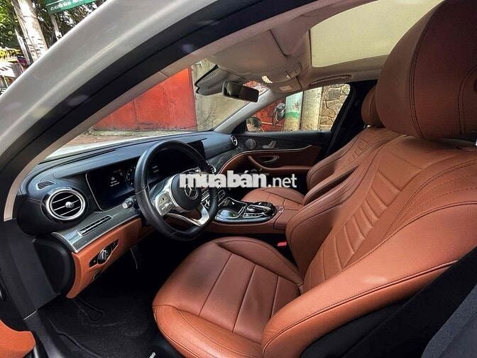 Mercedes Benz E Class 2019 E300 AMG - 35000 km