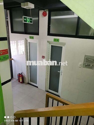 CHO THUÊ MTKD CÓ THANG MÁY, DT: 5X20, 1TR 1HẦM, 4LẦU, GIÁ 50TR