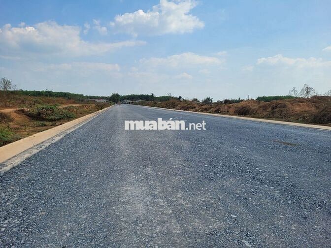 5500m2 có 1400m2 thổ cư. 2 mặt tiền. Ngay khu đô thị. 6,5 tỷ