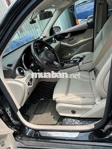 Mercedes Benz GLC Class 2019 - 80000 km