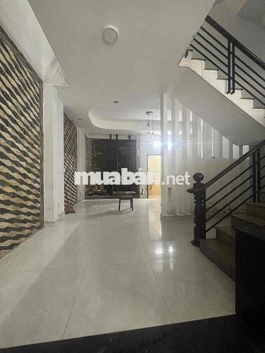 Cần cho thuê nhà hxt 6x20m 2 lầu st 6pn 5wc