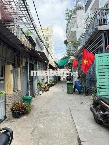 NHÀ HẺM ÔTÔ GẦN TRƯỜNG,UBND NHĨNH 4TỶ