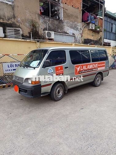 68 2005 Commuter 2.5 - 123456 km