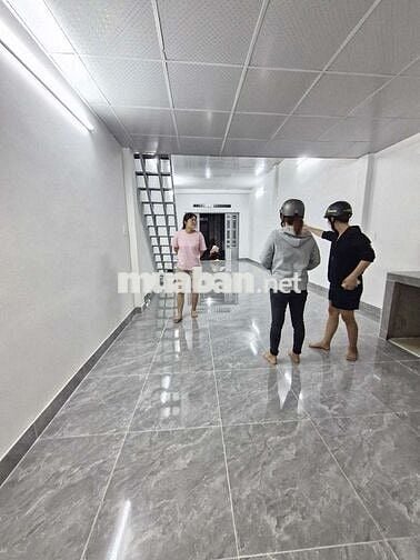Cho thuê nhà mới xây xong chưa ai ở
