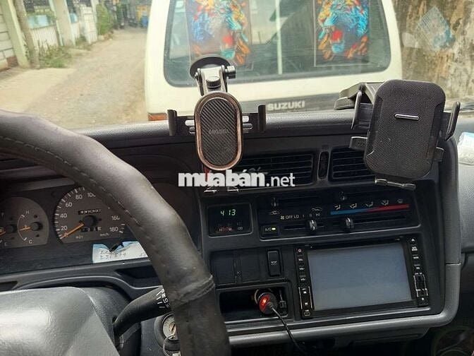 68 2005 Commuter 2.5 - 123456 km