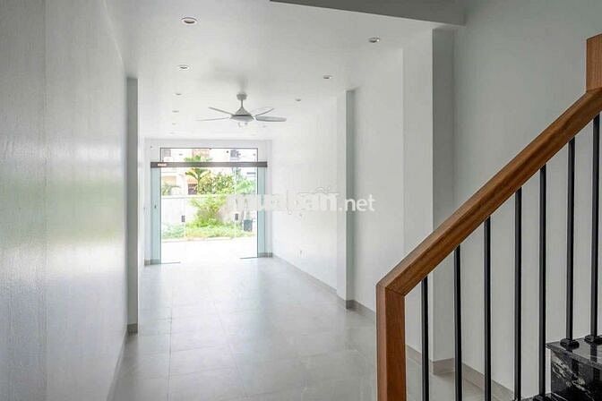 CHO THUÊ NHÀ KINH DOANH PHÚC LỢI LONG BIÊN gần VINHOMES - NỘI THẤT ĐẸP