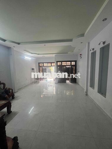 Cần cho thuê nhà hxt 6x20m 2 lầu st 6pn 5wc