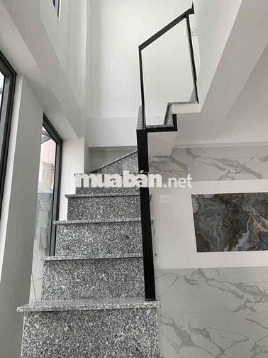 NHÀ NGUYÊN CĂN - 1 TRỆT 2 LẦU - 2PN 3WC