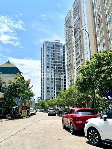 7 TỶ Là SỞ HỮU NGAY CĂN NHÀ 5 TẦNG - 3PN - CẠNH CHUNG CƯ BERRIVER