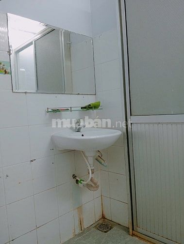 Cho gia đình thuê nhà nguyên căn Nguyễn Thị Minh Khai, Quận 1, 80m2