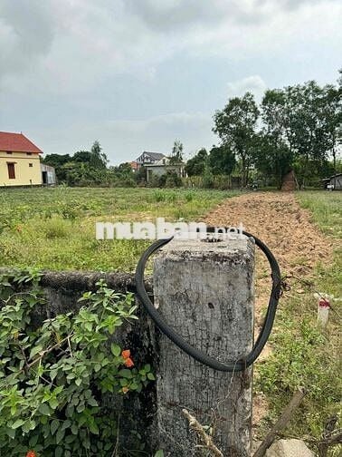 ĐẤT TP ĐỒNG HỚI, Đối diện hồ nước, ngay mặt tiền đường mòn HCM