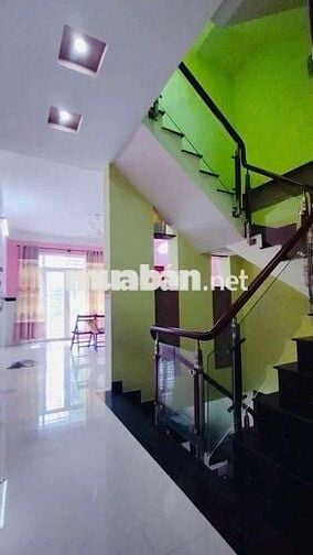 CHO THUÊ NHÀ 3 LẦU 6 PN NGANG 8M HBC