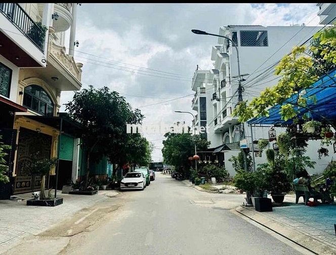 Cho Thuê Nhà Căn Góc Nội Thất Cao Cấp DT 4,5mx16m 1Trệt 1Lửng 3Lầu 5Pn