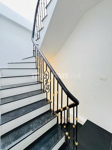 Nhà Đẹp Ngõ Hoà Bình 7, Hai Bà Trưng 33m, 5 tầng, mt 4.7m, giá 8.2 Tỷ.