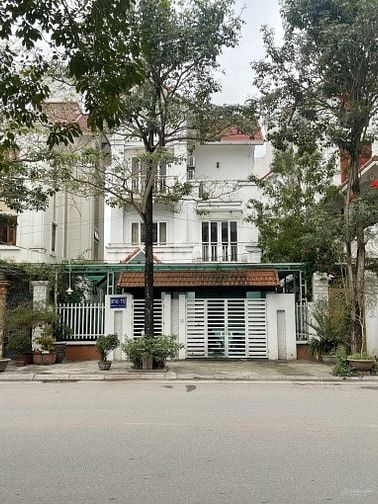 Bán BT 22 mặt hồ KĐT TP Giao Lưu cạnh Bộ Công An  Bán BT 22 mặt hồ KĐT TP Giao Lưu cạnh Bộ Công An