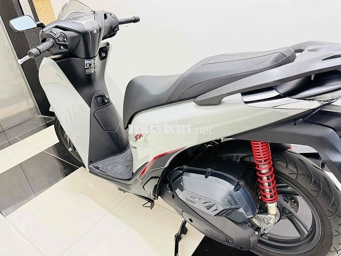 Chính chủ bán xe SH 160i 2024 màu xám xi măng