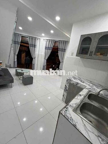 LÔ GÓC 2 TẦNG 3PN (6,7X7) XE HƠI ĐẬU CỬA.NGAY TL10.BTÂN