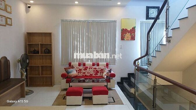 Cho thuê nhà nguyên căn, diện tích 5x20, 1 trệt,2 lầu,nội thất đầy đủ