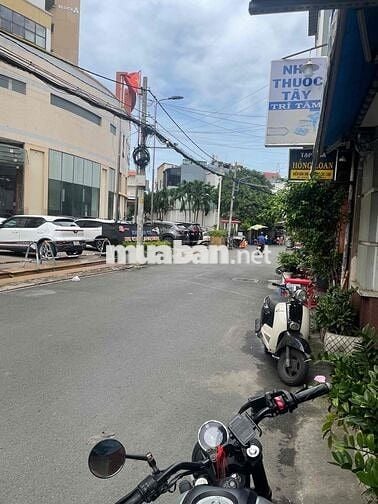 Nhà cho thuê nguyên căn, mặt tiền P.10, Q . Tân Bình