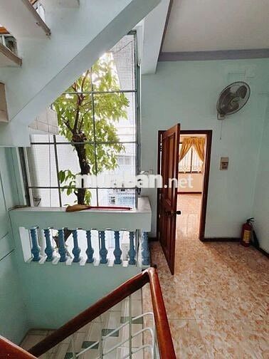 Siêu phẩm nhà Hoàng Diệu 2 p 13 Quận 4 TPHCm