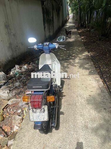 cần bán chiec xe 82-50 . xe đã tân trang sạch đẹp