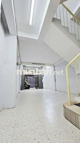Hẻm xe hơi 122/8 Lạc Long Quân P3 Q11. DT: 4x14m, 2 lầu ST, 4PN, 3WC