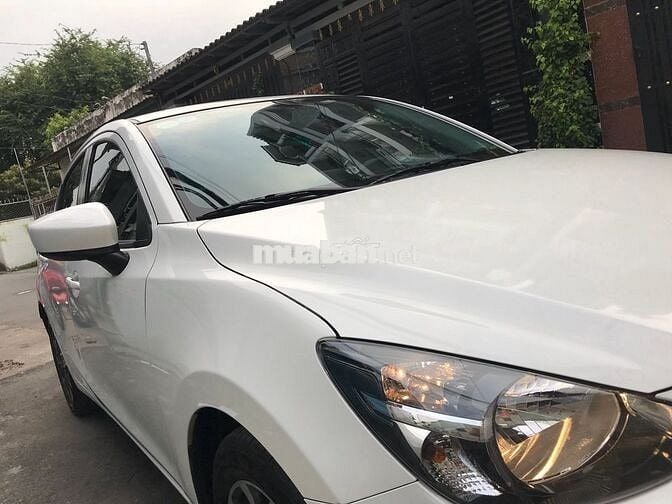 Mazda 2 sedan 2017 số tự động màu trắng