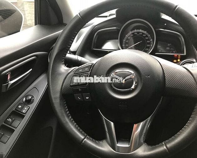 Mazda 2 sedan 2017 số tự động màu trắng