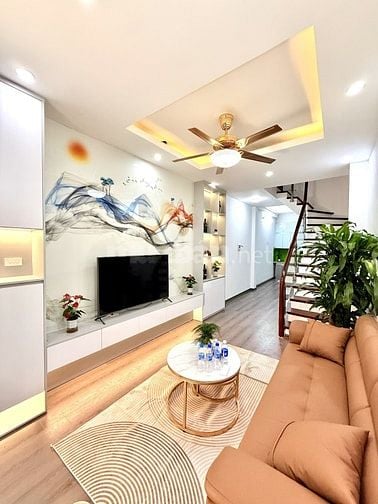 Nhà Đẹp Lô Góc 2 Mặt Thoáng – Đại Từ, 40m² x 4T, Gần Phố, Giá 7.55 
