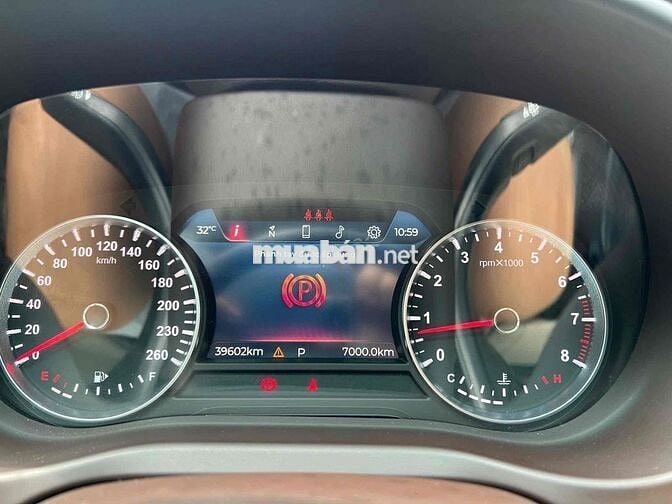 VinFast Lux A2.0 2020 Premium 2.0 AT - 39000 km