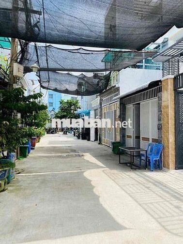 Nhà Rộng Đẹp Dài DT 4x25m 1Trệt 1Lầu 3Pn 3Wc Sân Rộng Đậu Ôtô Hẻm Tải