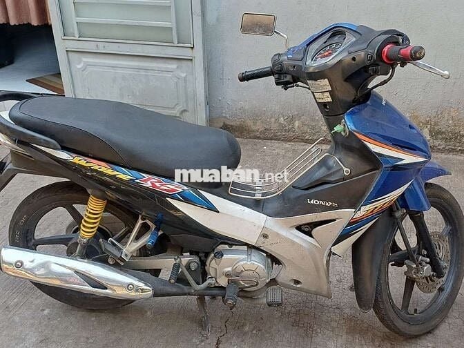 Wave rs áo còn dán keo
 Hơi ra khói nhẹ.