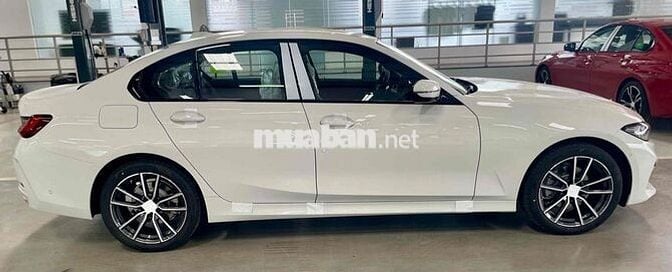 BMW 3 Series 2025 320i Sport Line NT Đỏ Trả Trước