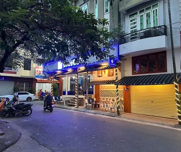 Cho thuê mặt bằng tầng 1 KĐT Yên Hòa( đường Trần Kim Xuyến tuyến hai)