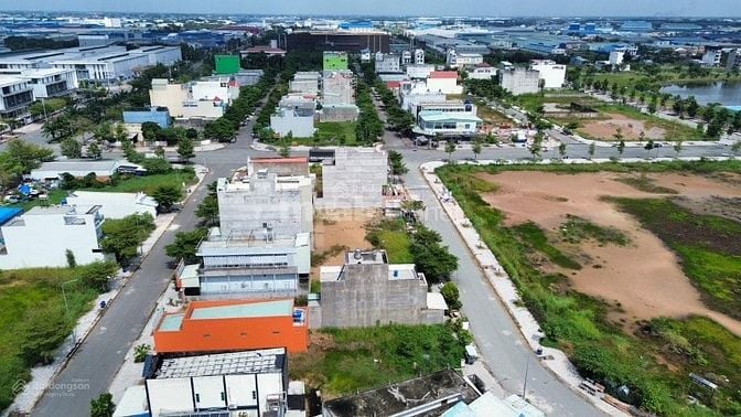Mợ 2 cần tiền bán lô đất trong KDC 128m2 (SHR) đường nhựa 8M 